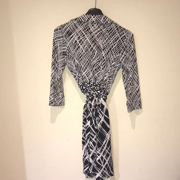 Black and white wrap dress. - Picture 3 of 4